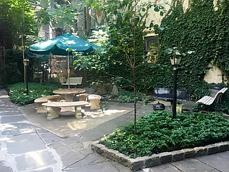 118 Perry Street in West Village