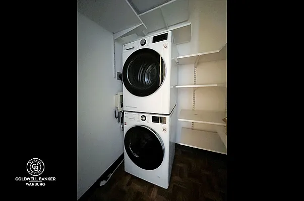 Rented by Coldwell Banker Warburg | media 18