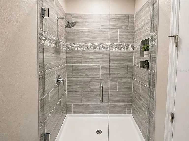 7248 Carrickbend Ln — Photo 15