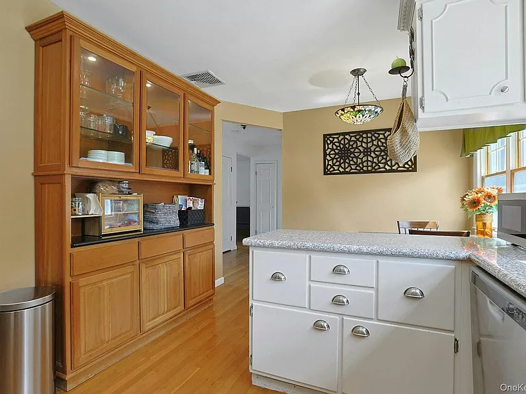 1 Grover Ave — Photo 8