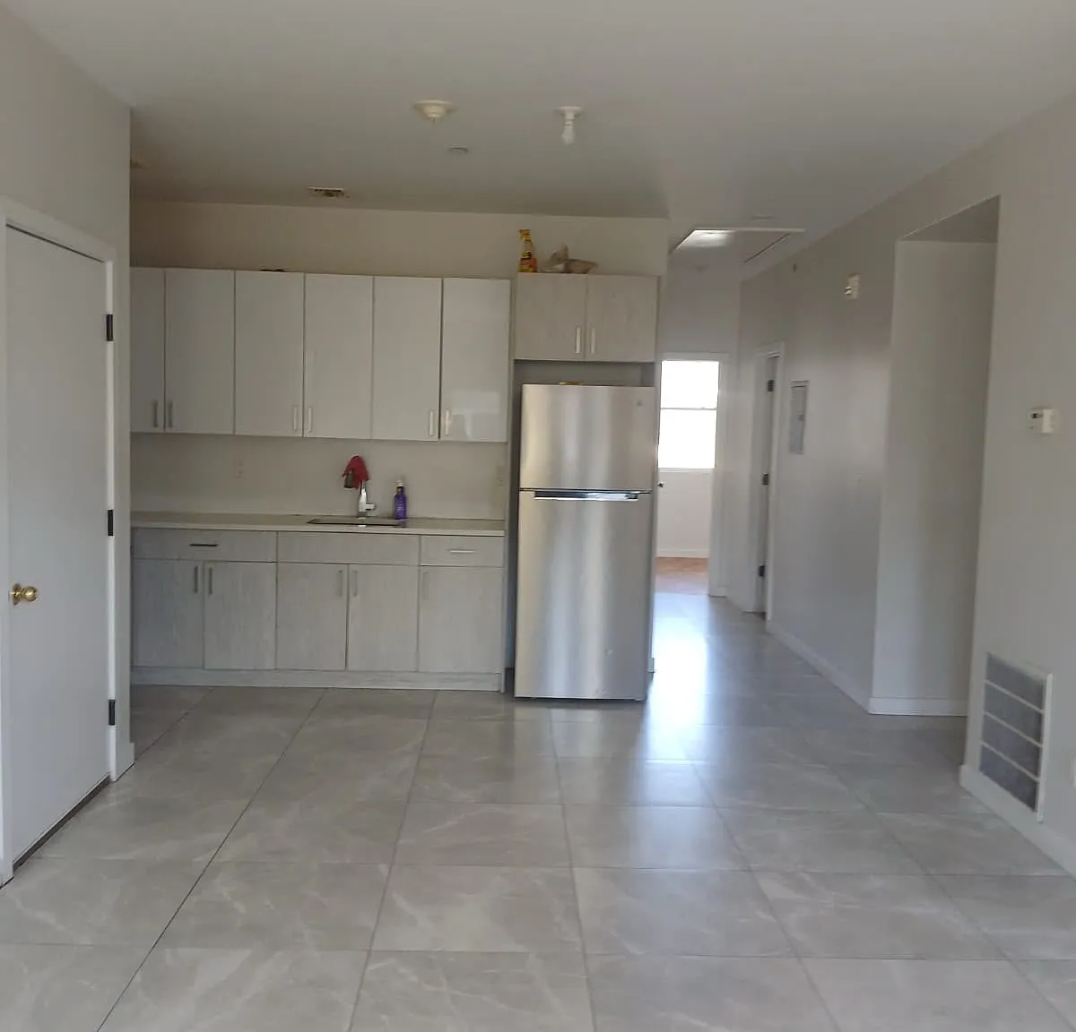 4 bed, $3,500 — Photo 4