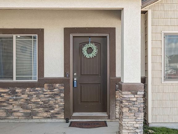 4th image of 240 Glacier Meadows Way
