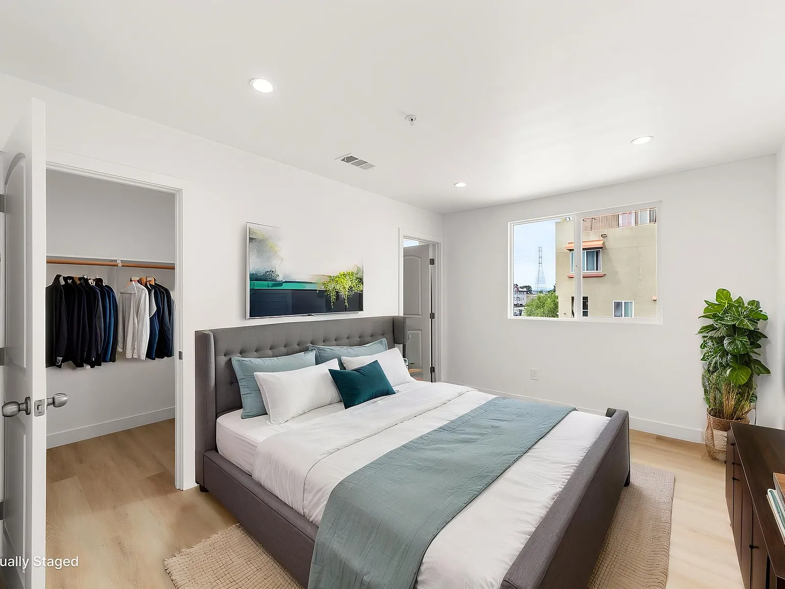 4 bed, 1200 sqft, $3,250 — Photo 4