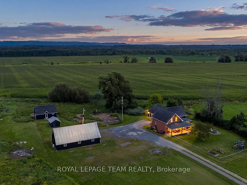 1st image of 3570 Dunrobin Rd