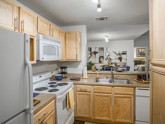 3rd image of 1901 E 16th Ave
