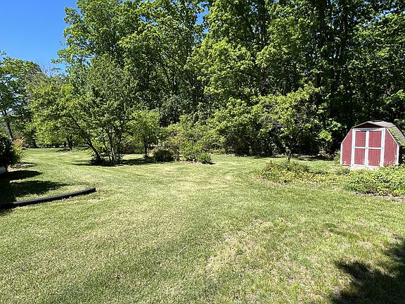 3rd image of 233 Winebarger Cir
