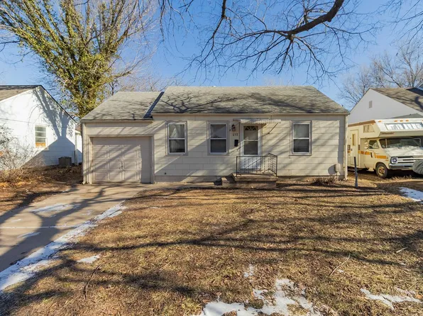 650 N Parkwood Ln, Wichita, KS 67208