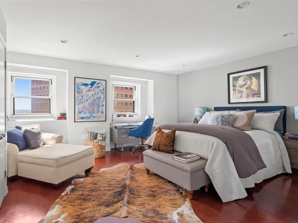 3 Hanover Square image 7 of 13