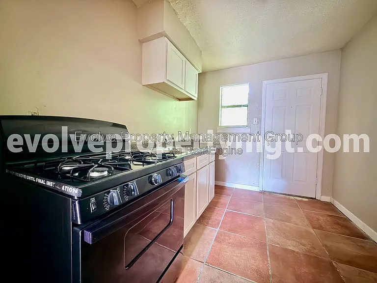 30 W Fay Ave #3 — Photo 4