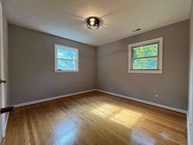 2641 Parkview Dr — Photo 6