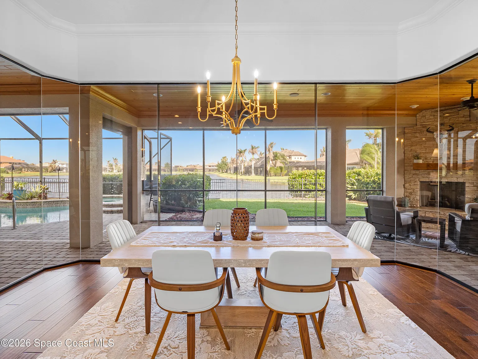 5 bed, 5.5 bath, 4552 sqft, $20,000 — Photo 3