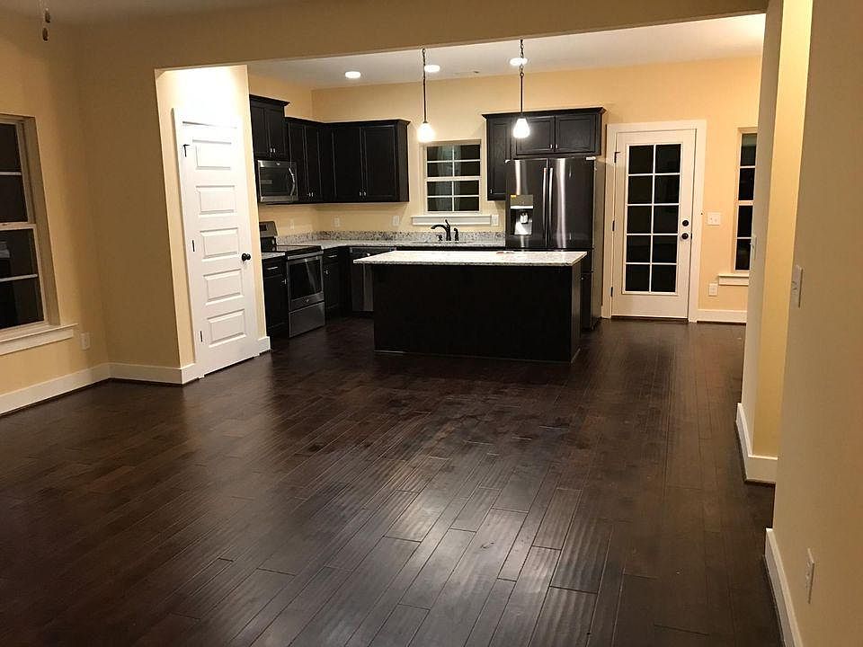 2nd image of 4376 Ridgemont Cir
