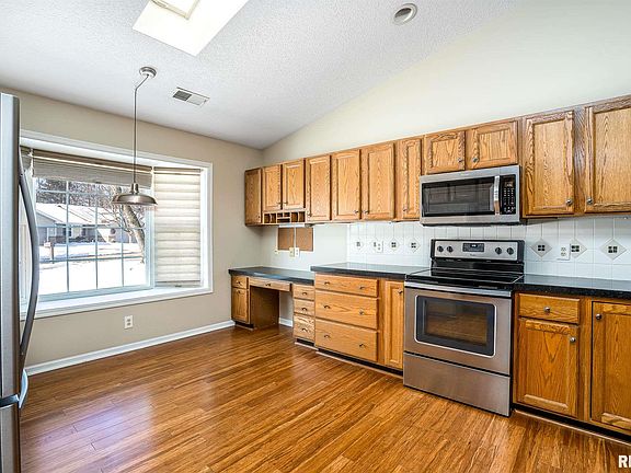 3rd image of 2408 1st Street Ct #8