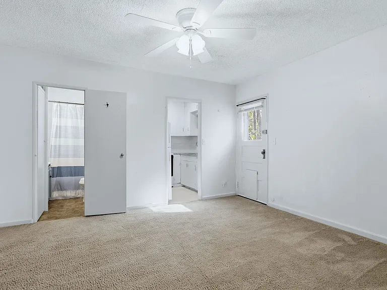 415 Lewis St — Photo 15