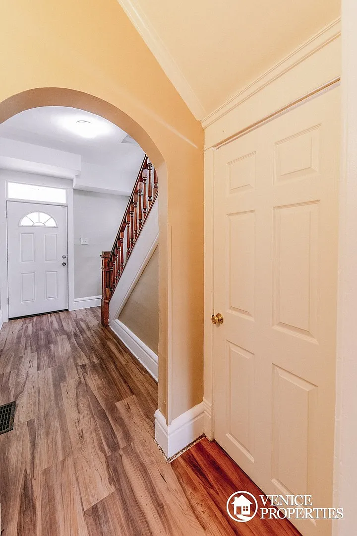 6 Bedroom on OSU Campus — Photo 4
