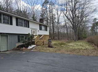 31 Clay Hill Rd, Cape Neddick, ME 03902