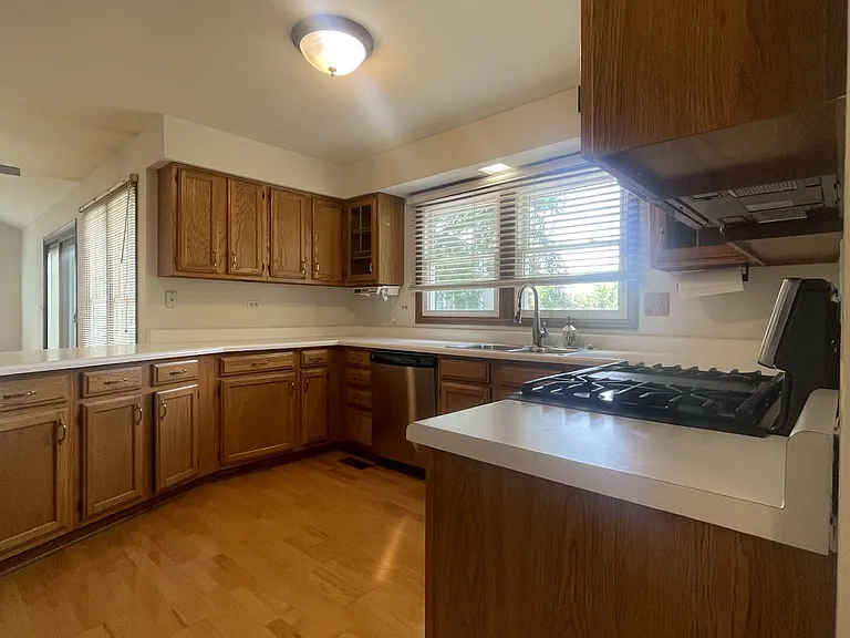4330 Huntington Blvd — Photo 6