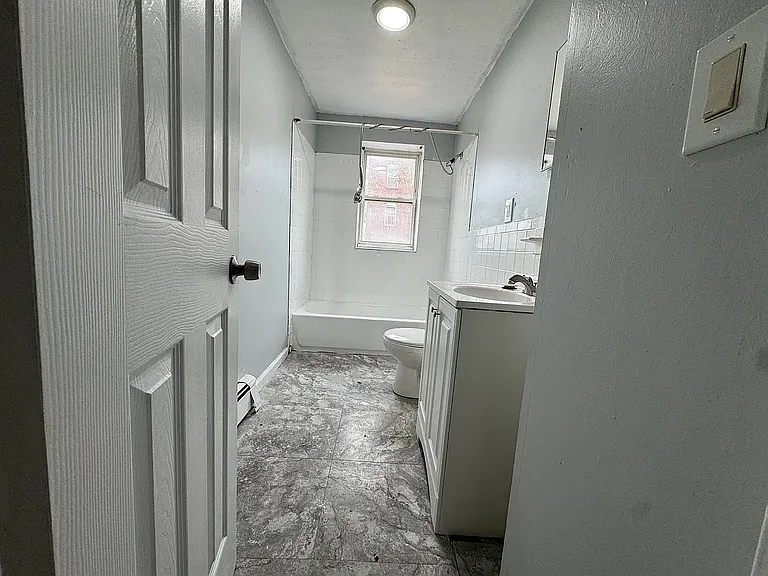 126 Oak St #1 — Photo 7
