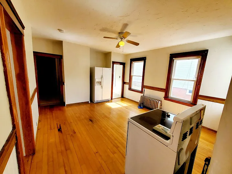 48 Everard — Photo 2