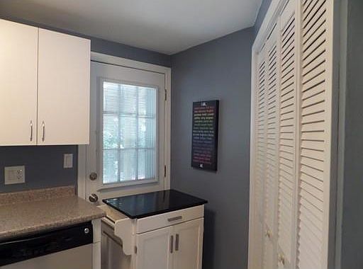 5th image of 22 Roberts Dr APT A