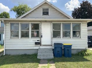 1002 S Ironwood Dr, Mishawaka, IN 46544