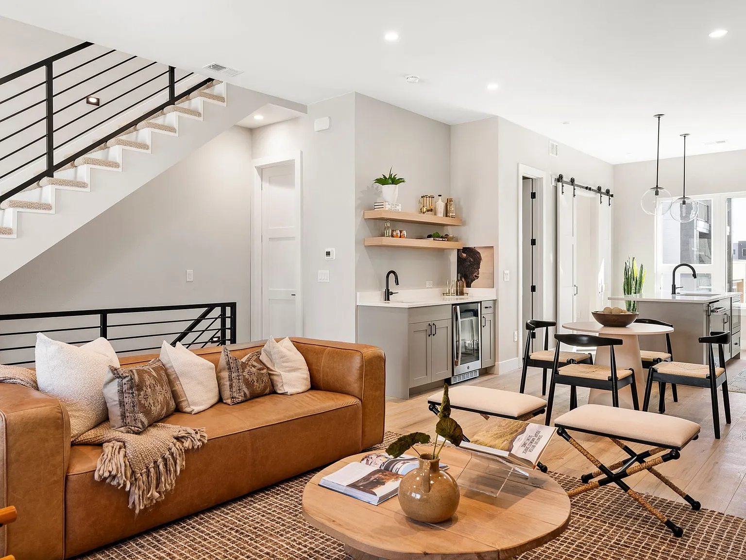 A Line Townhomes Central Park — Photo 3