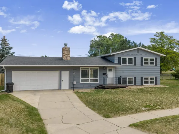 2206 Lockwood Dr, Rapid City, SD 57702