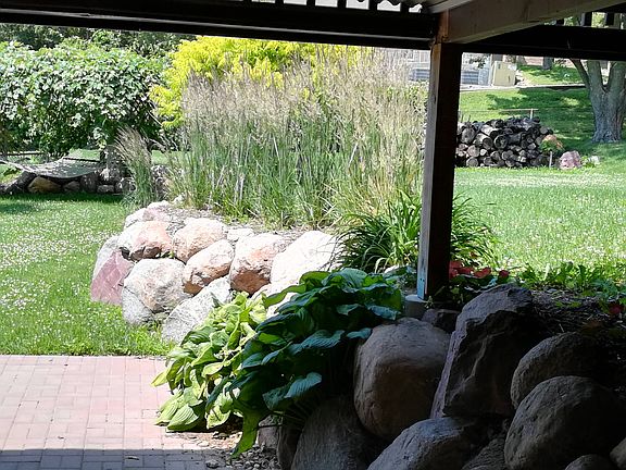 lwr patio bldr wall