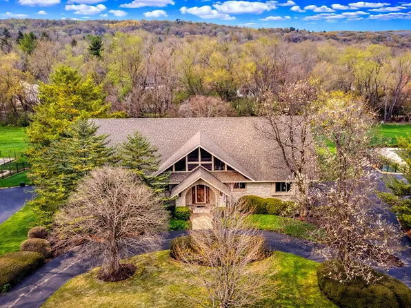 38W710 Bonnie Ct, Saint Charles, IL 60175