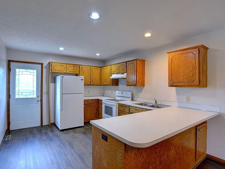 20213 Hopper St — Photo 8