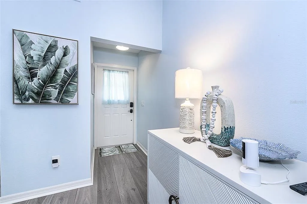 2 bed, 1.0 bath, 825 sqft, $2,800 — Photo 3