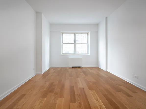 60 East 8th Street image 4 of 8