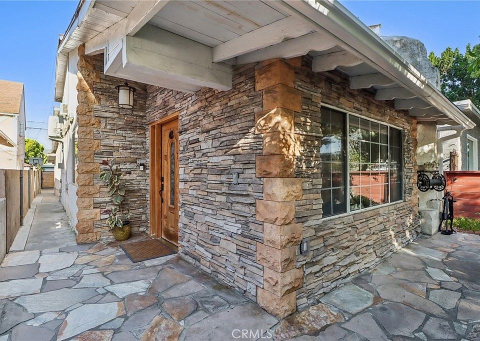 1st image of 1220 N Hollywood Way