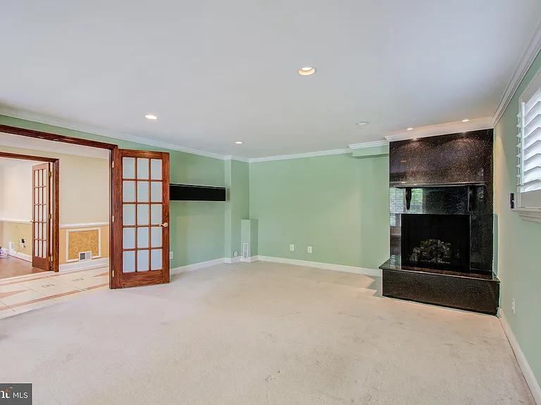 9203 Cedarcrest Dr — Photo 35