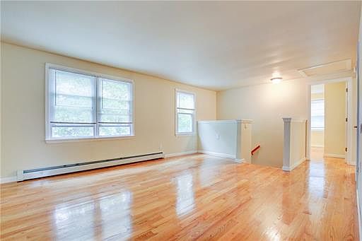 3rd image of 27 Hawthorne Dr #B
