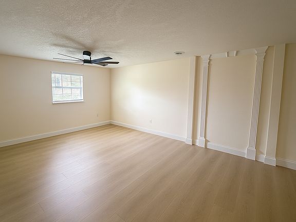 4th image of 9565 Carbondale Dr W Unit 1