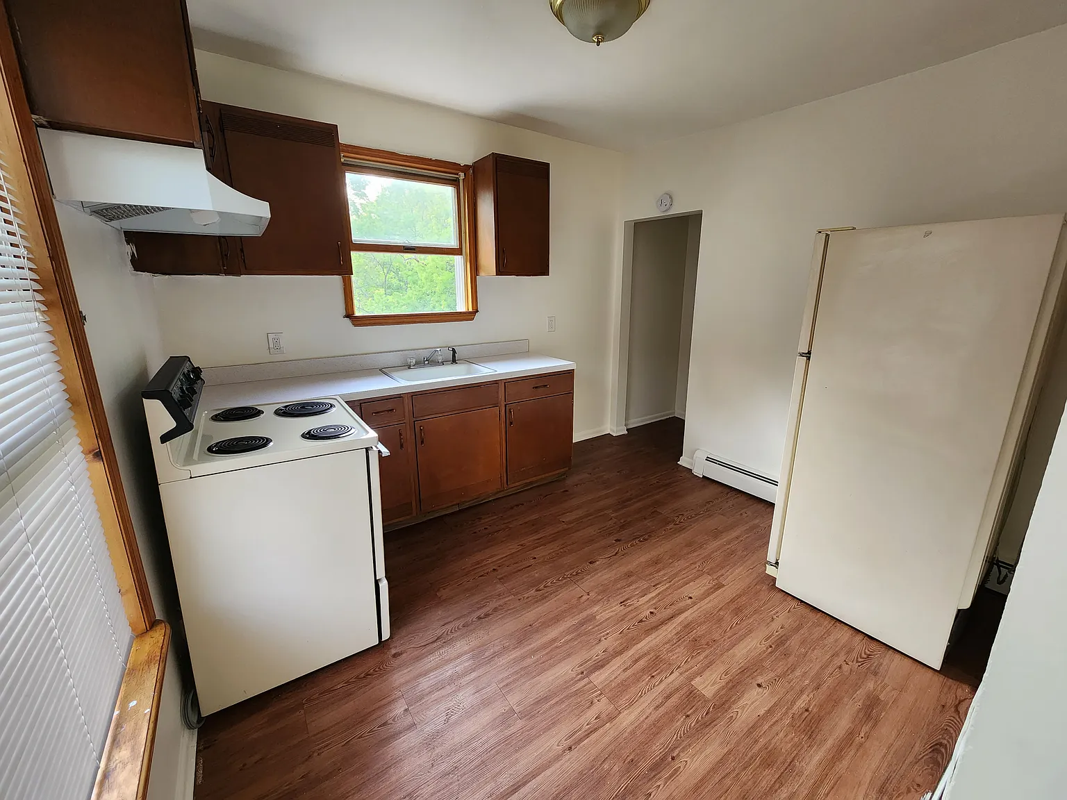 1 bed, 600 sqft, $1,200 — Photo 4