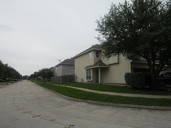 House's Entry. Corner lot.