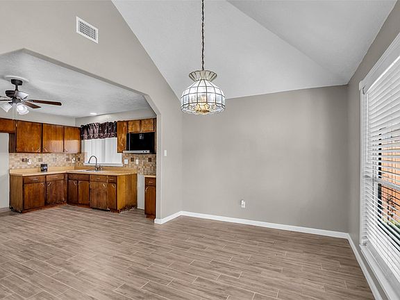 3rd image of 6522 Redding Springs Ln