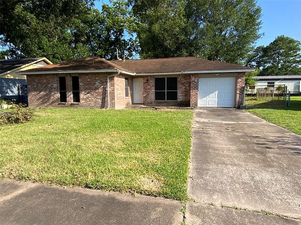1st image of 414 Branding Iron Ln