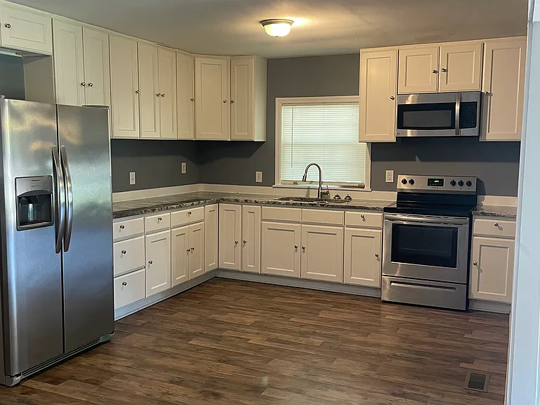 528 Homewood Ave — Photo 3