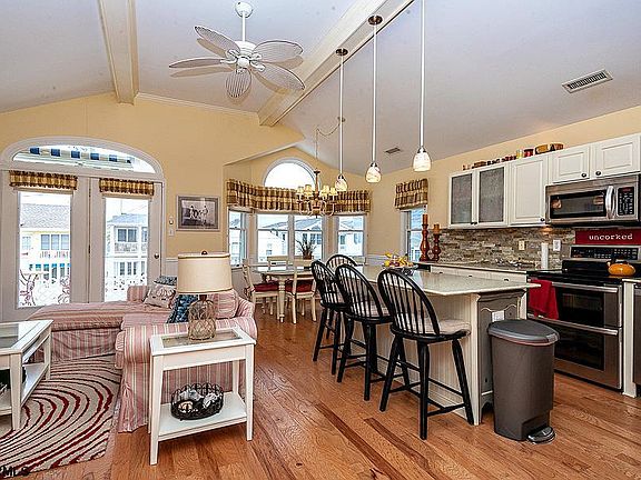 5th image of 2333 Asbury Ave #2