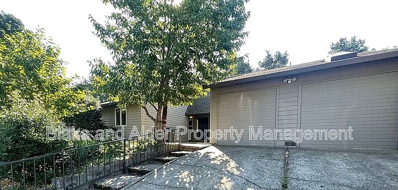 1st image of 2410 SE 9th Ct