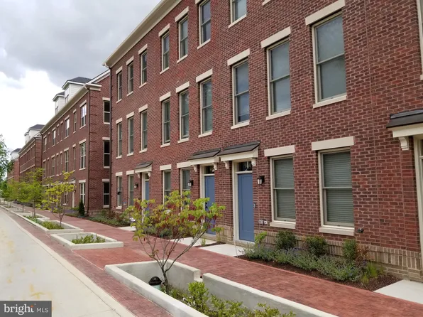 906 Heights Aly SE, Washington, DC 20032