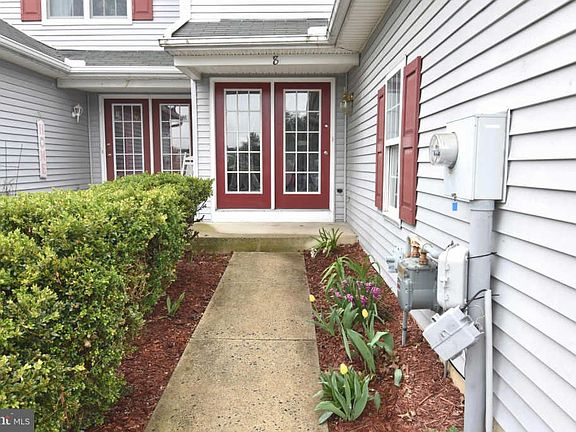 3rd image of 8 Broadwinge Cir