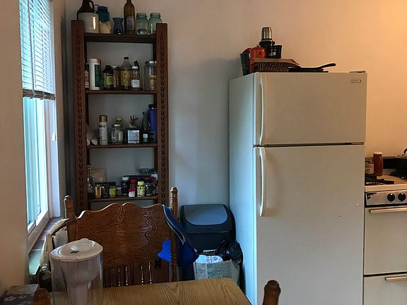 4th image of 512 W Hoover Ave APT 3