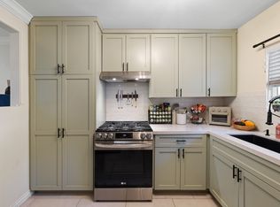 18350 Hatteras St APT 157, Tarzana, CA 91356