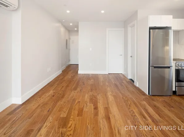 998 Carroll Street image 7 of 13