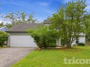 27W115 Chestnut Ln, Winfield, IL 60190