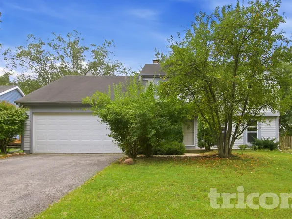 27W115 Chestnut Ln, Winfield, IL 60190